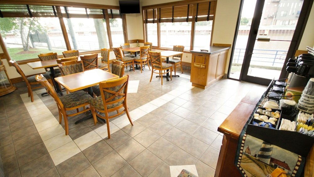 Фото Harbor Winds Hotel