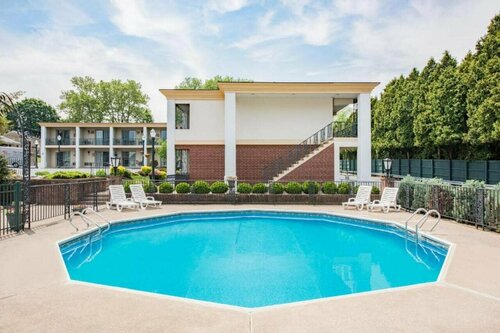 Внешний вид отеля Howard Johnson by Wyndham Hershey в Тауншипе Деррях, фото 2