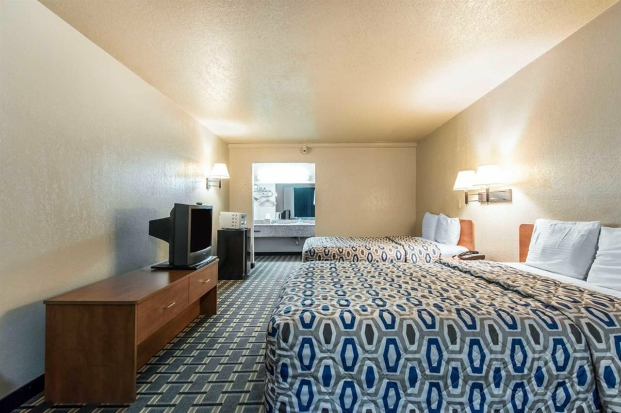 Фото SureStay Hotel by Best Western Oklahoma City West