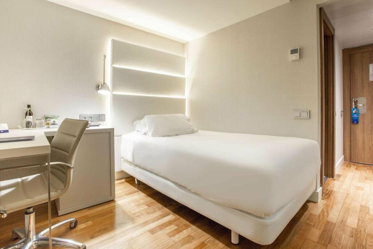 Фото Nh Madrid Balboa