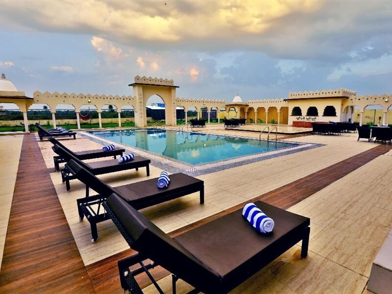 Фото отеля 2