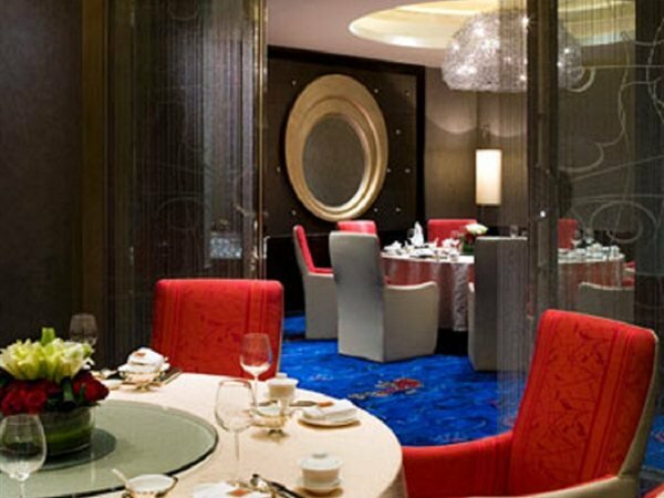 Фото Renaissance Shanghai Yu Garden Hotel