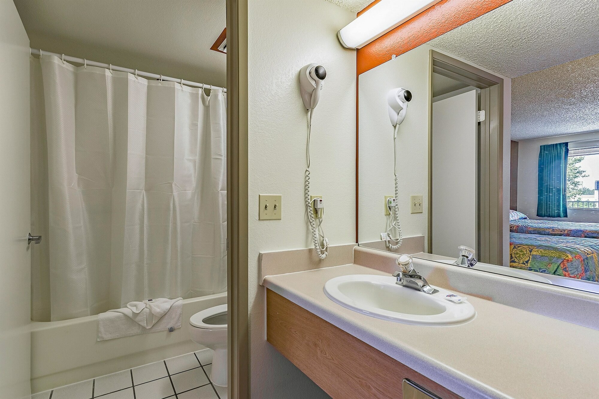 Фото Motel 6 Fresno CA Yosemite Hwy