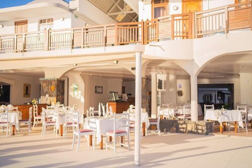 Гостиница Gold Beach Resort в Флик-ан-Флаке