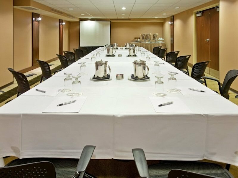 Фото Crowne Plaza Chicago West Loop, an Ihg Hotel