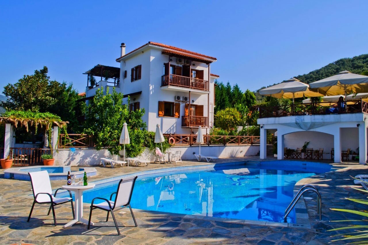 Фото отеля 1