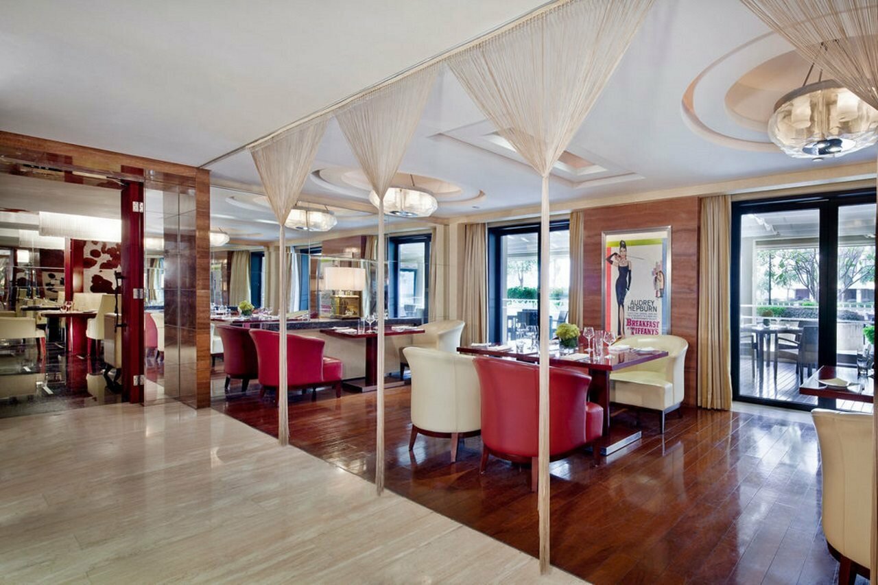 Фото China Hotel