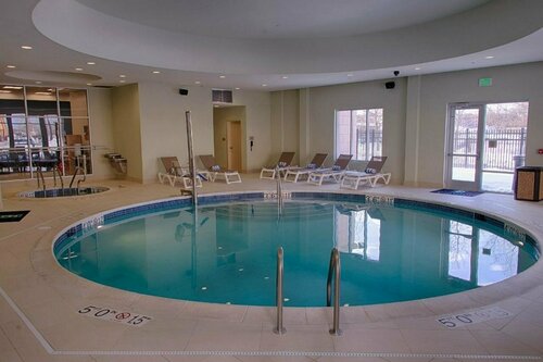 Гостиница Embassy Suites Newark Airport в Элизабет