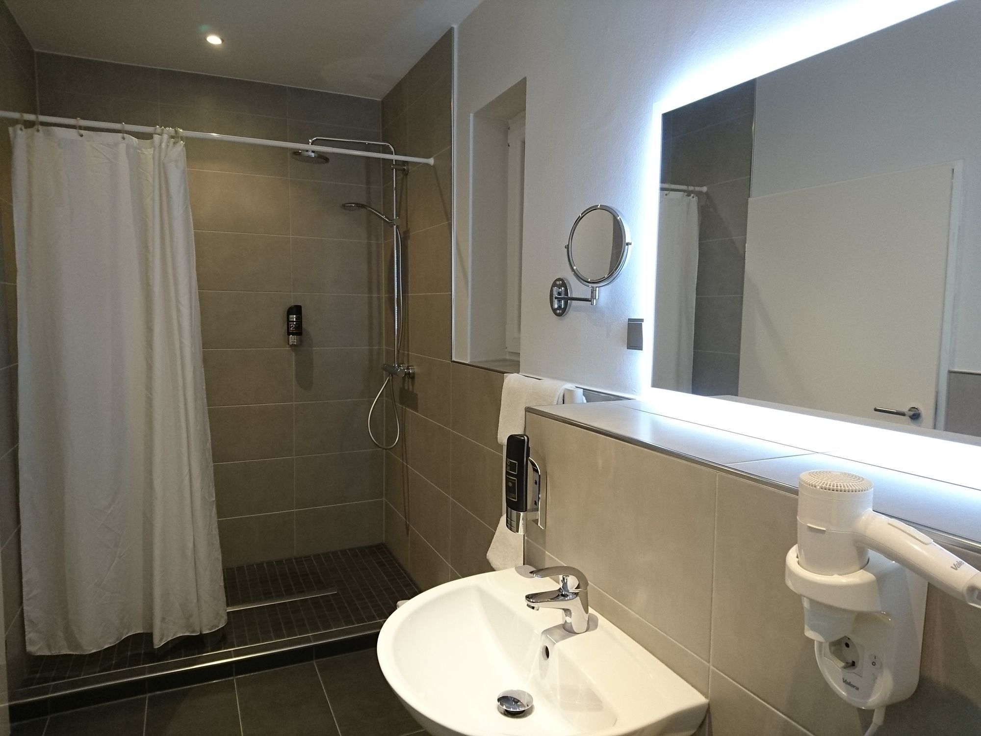 Фото Hotel Budapester Hof