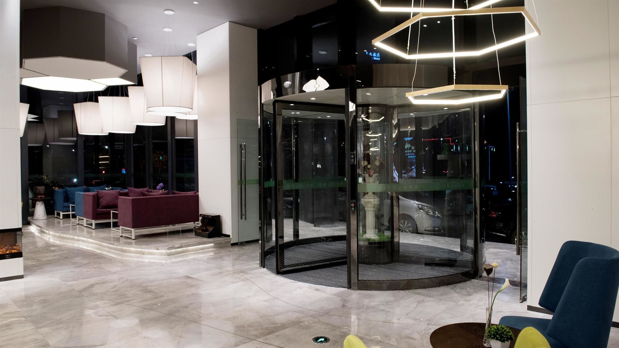 Фото Campanile Yangzhou Slender West Lake