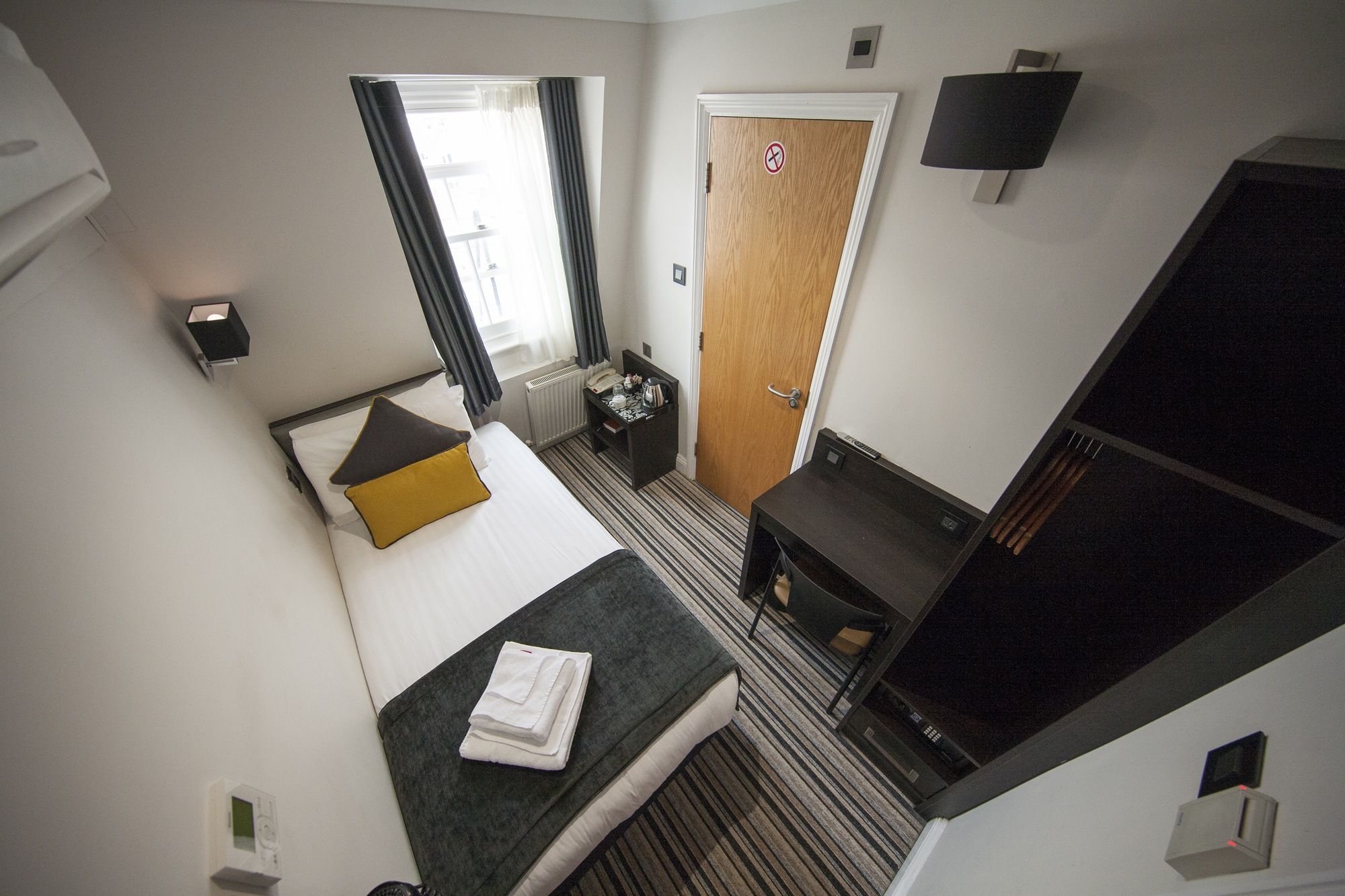 Фото St George's Inn Victoria