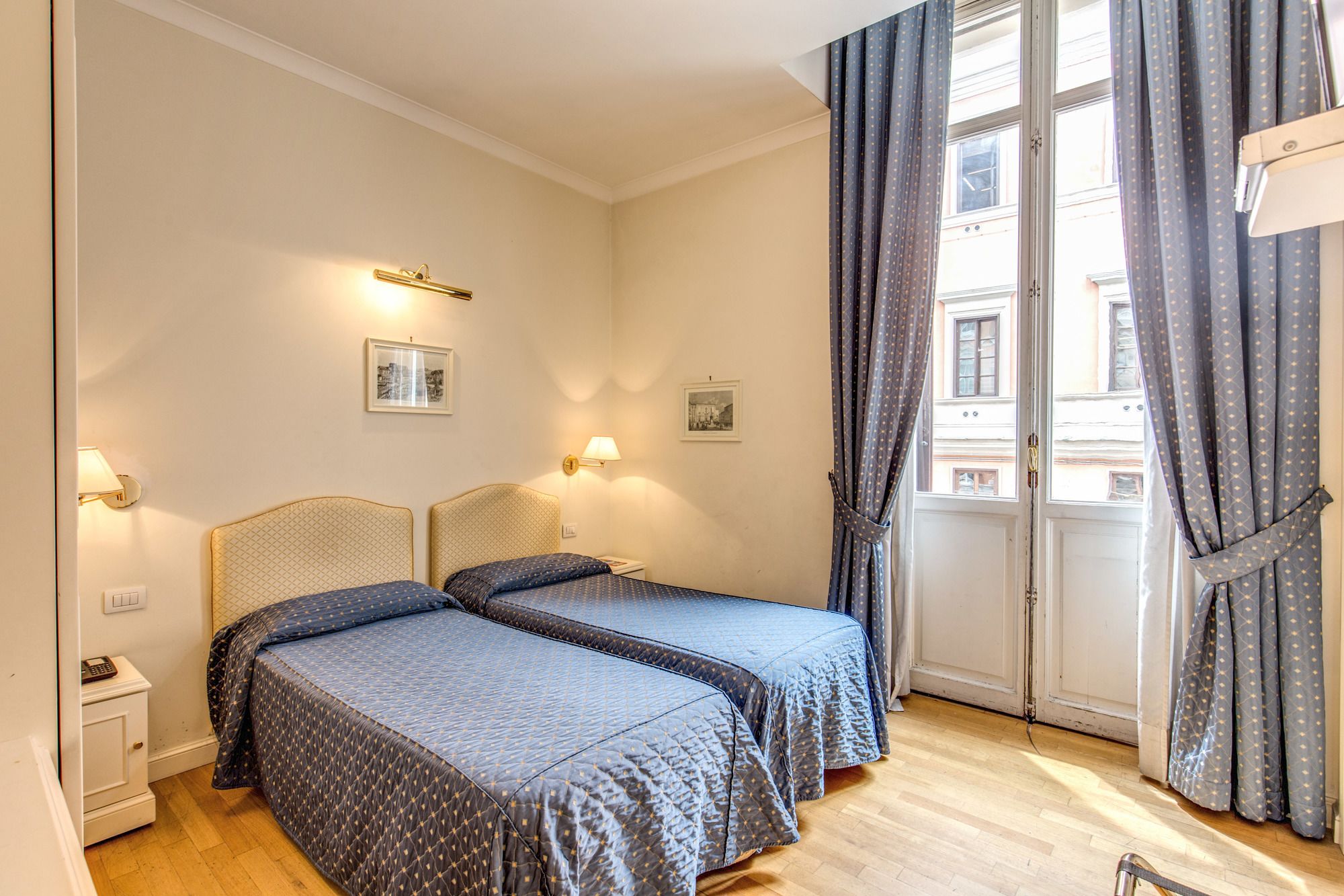 Фото Flann O'Brien Rooms