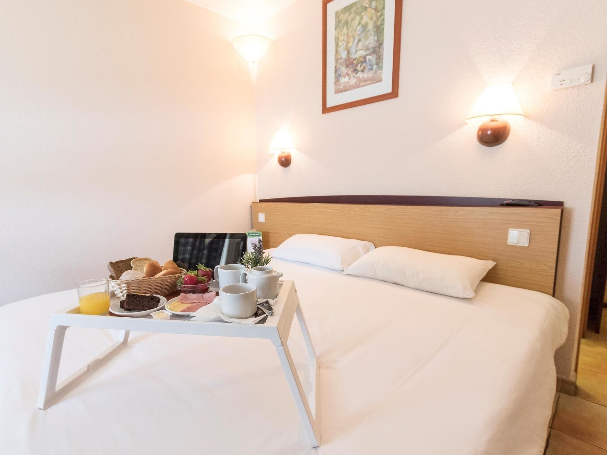 Фото Hotel Campanile Lisbonne Sud - Setubal