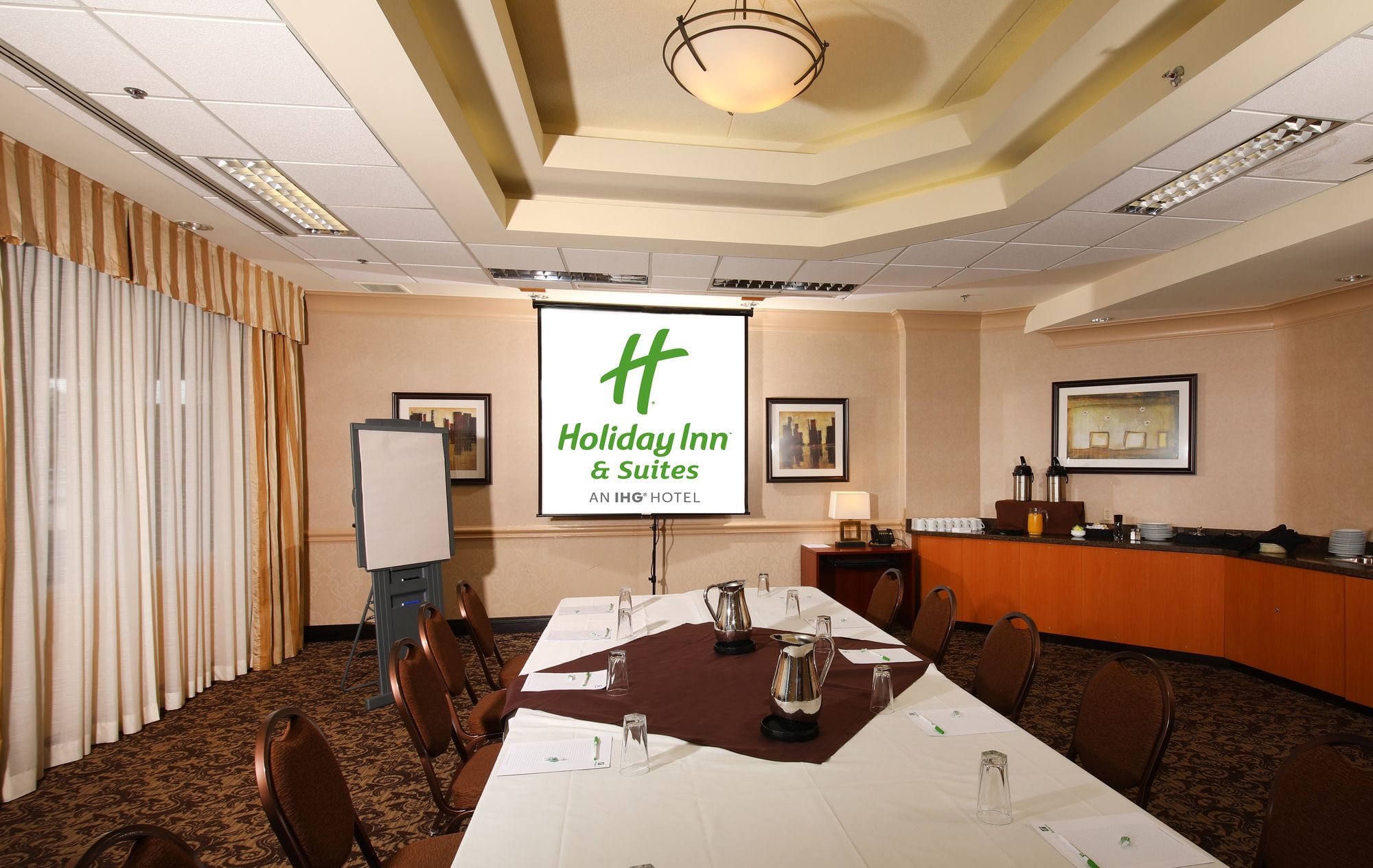 Фото Holiday Inn & Suites Windsor Ambassador Bridge, an Ihg Hotel