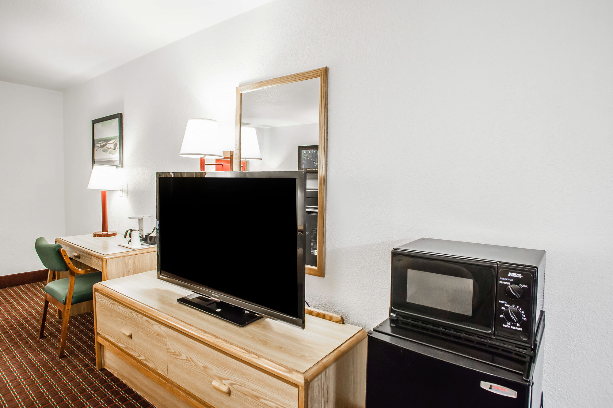 Фото Econo Lodge Truman Inn