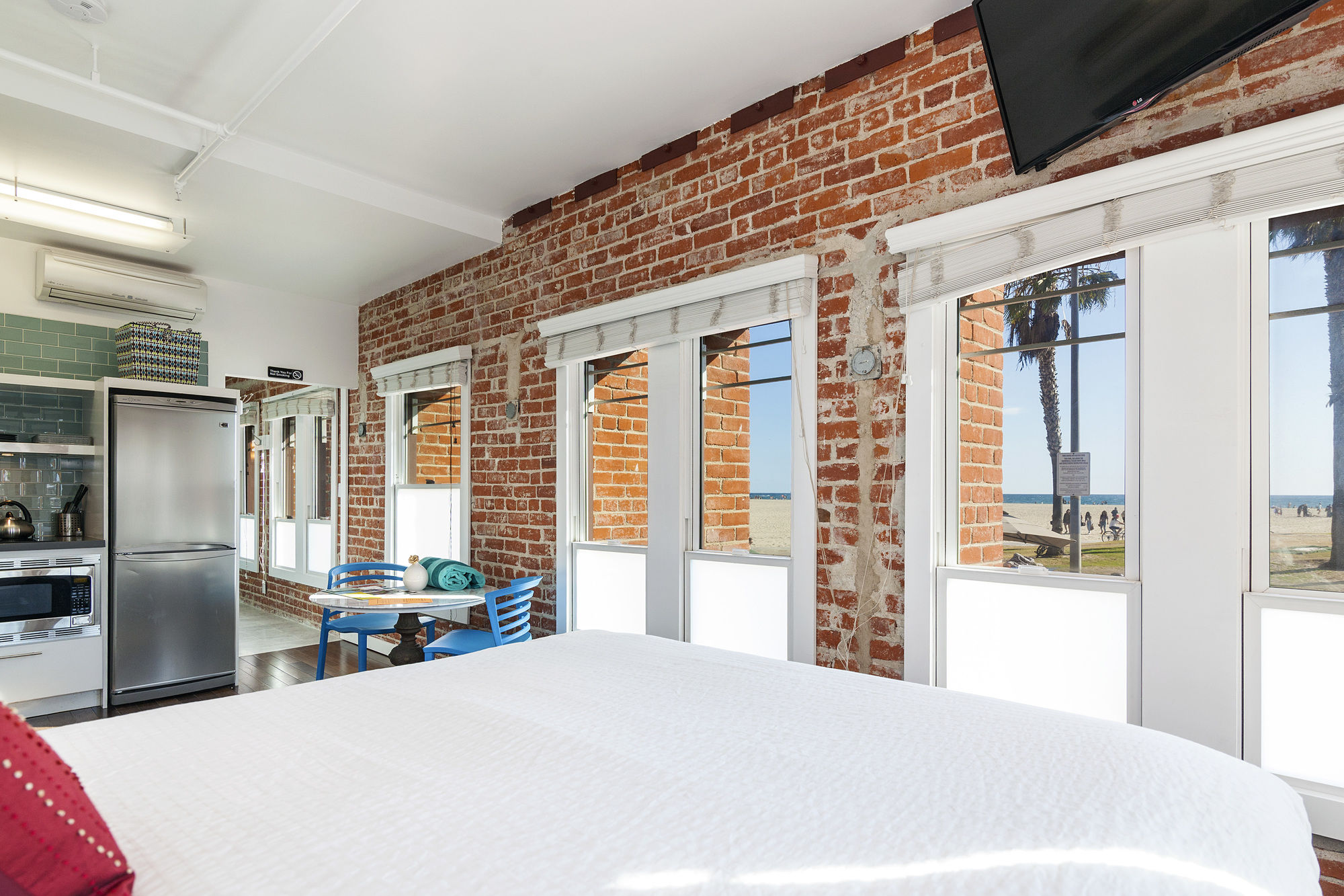 Фото Venice Breeze Suites