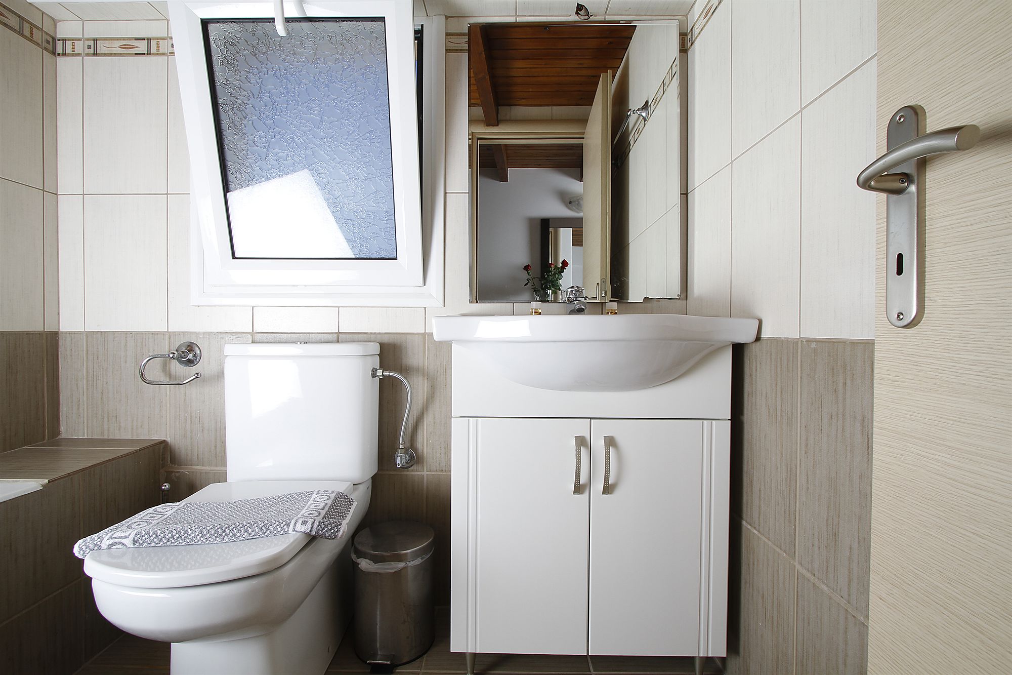 Фото Nirikos Hotel