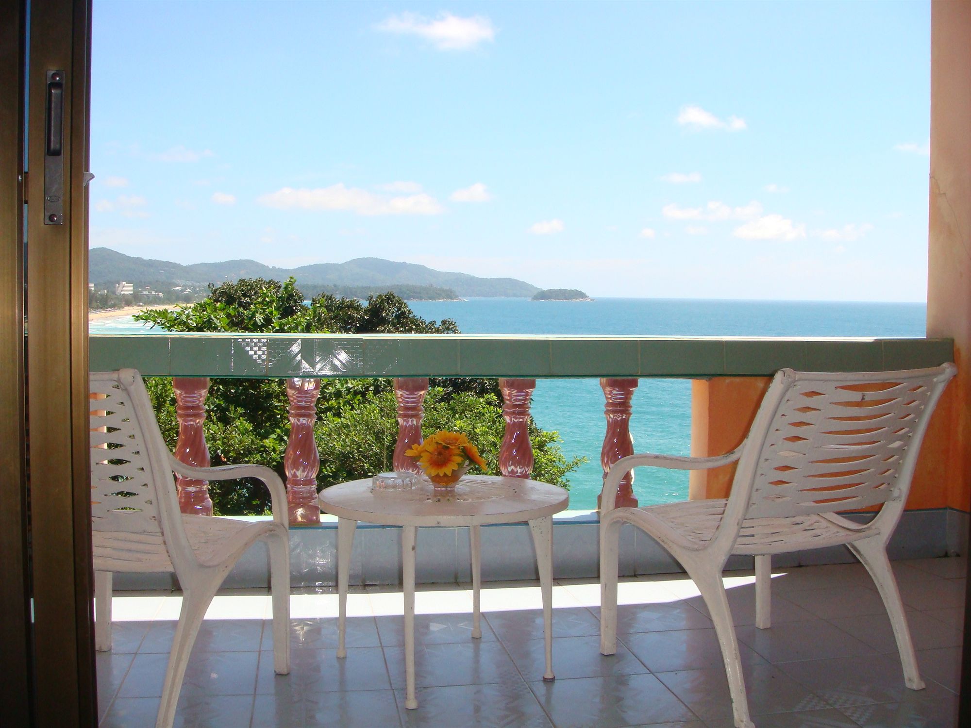 Фото Baan Karon Hill Phuket Resort