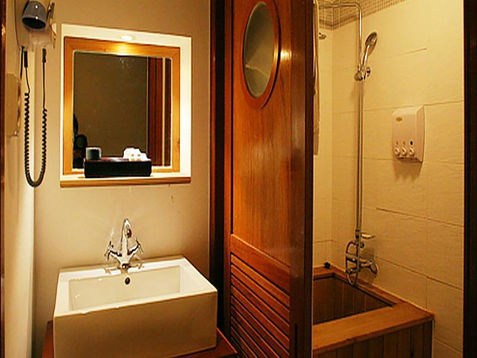 Фото Charis Hotel