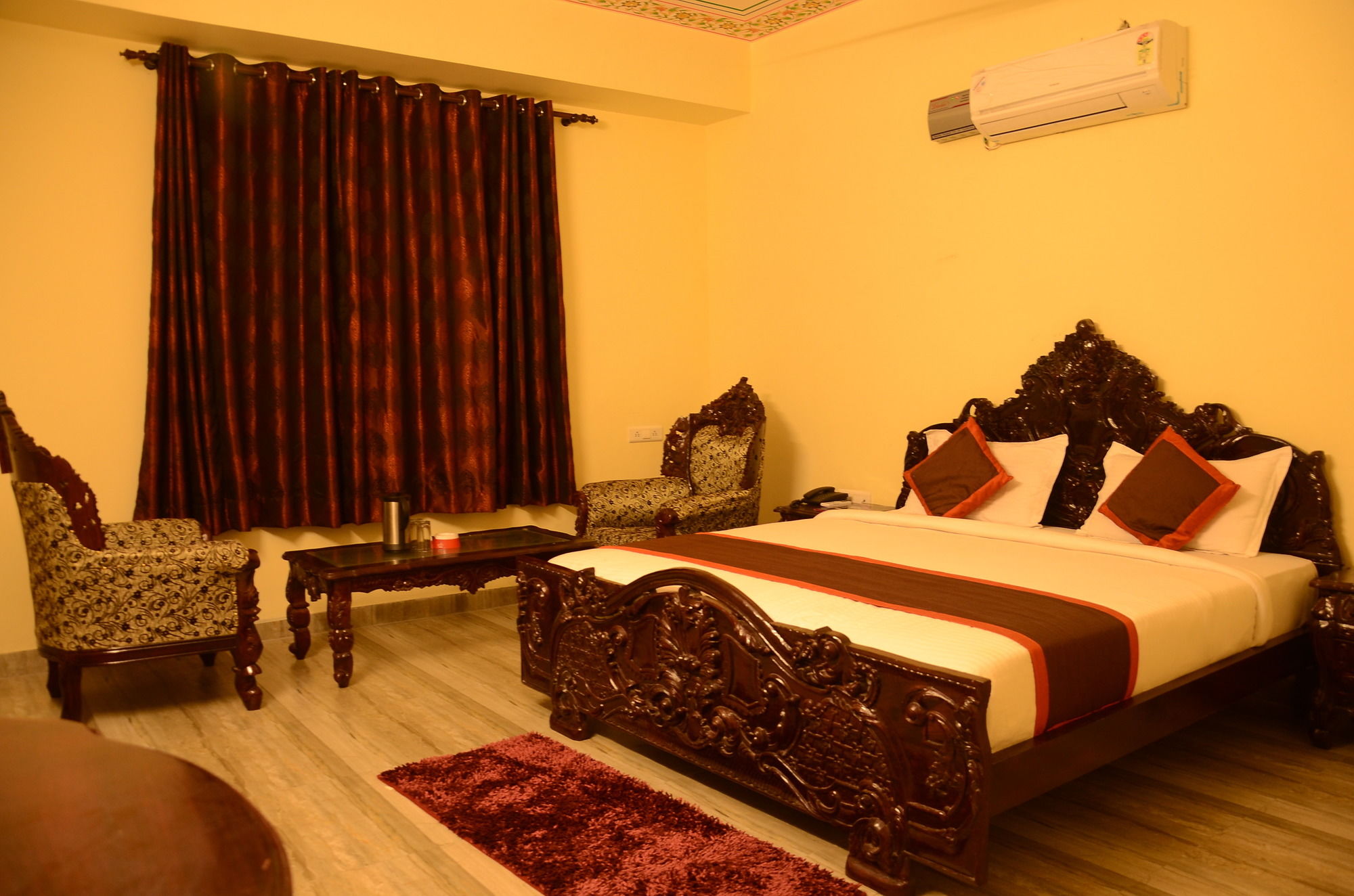 Фото Hotel Laxmi Niwas