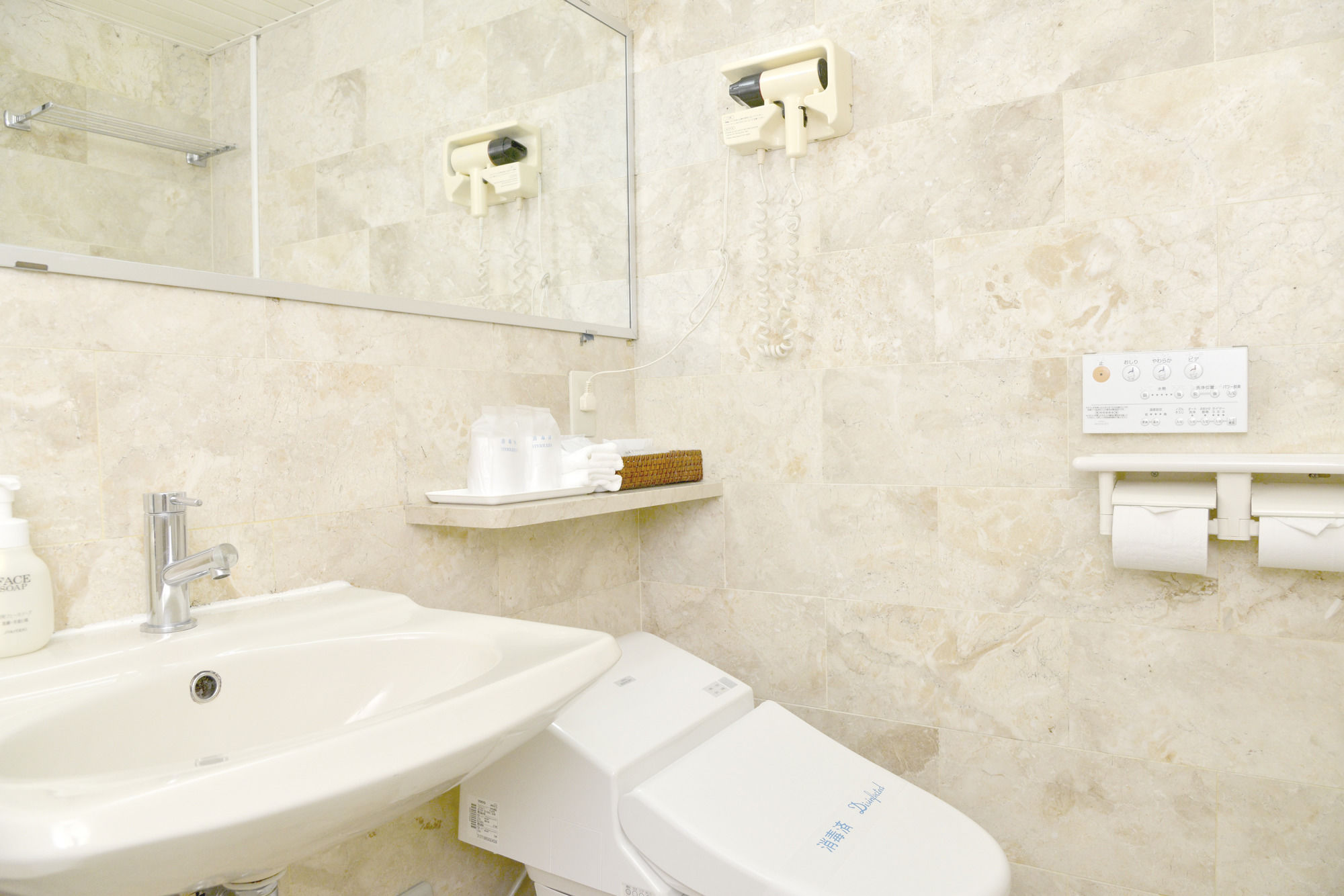 Фото Pacific Hotel Okinawa