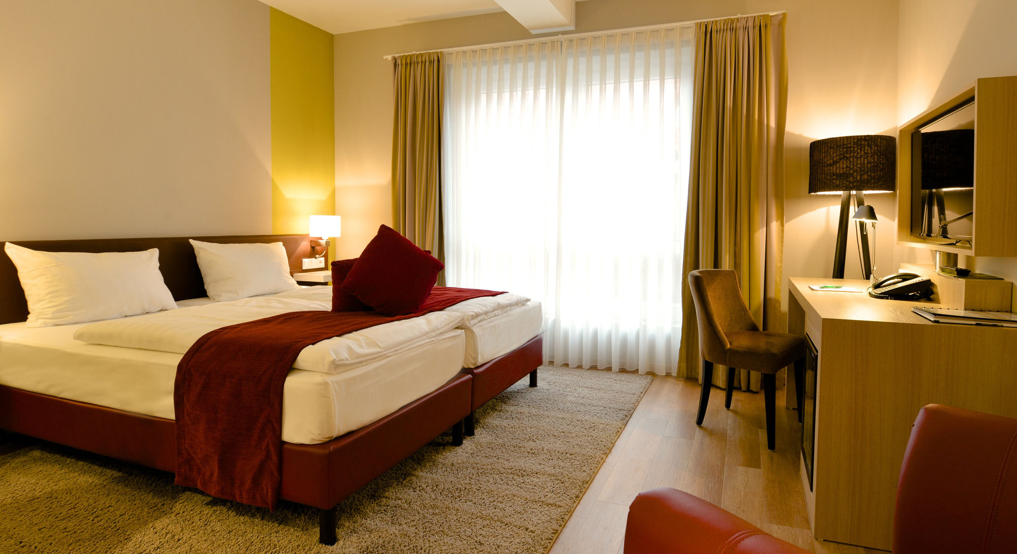 Фото отеля 2