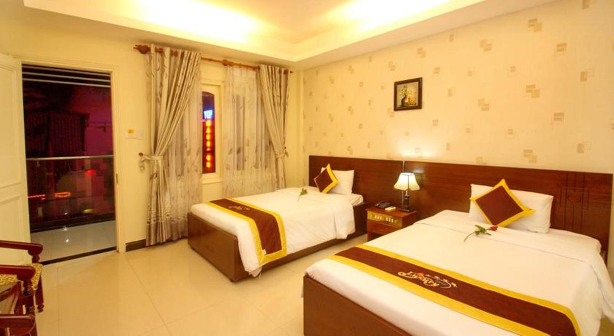 Фото Luxury Nha Trang Hotel