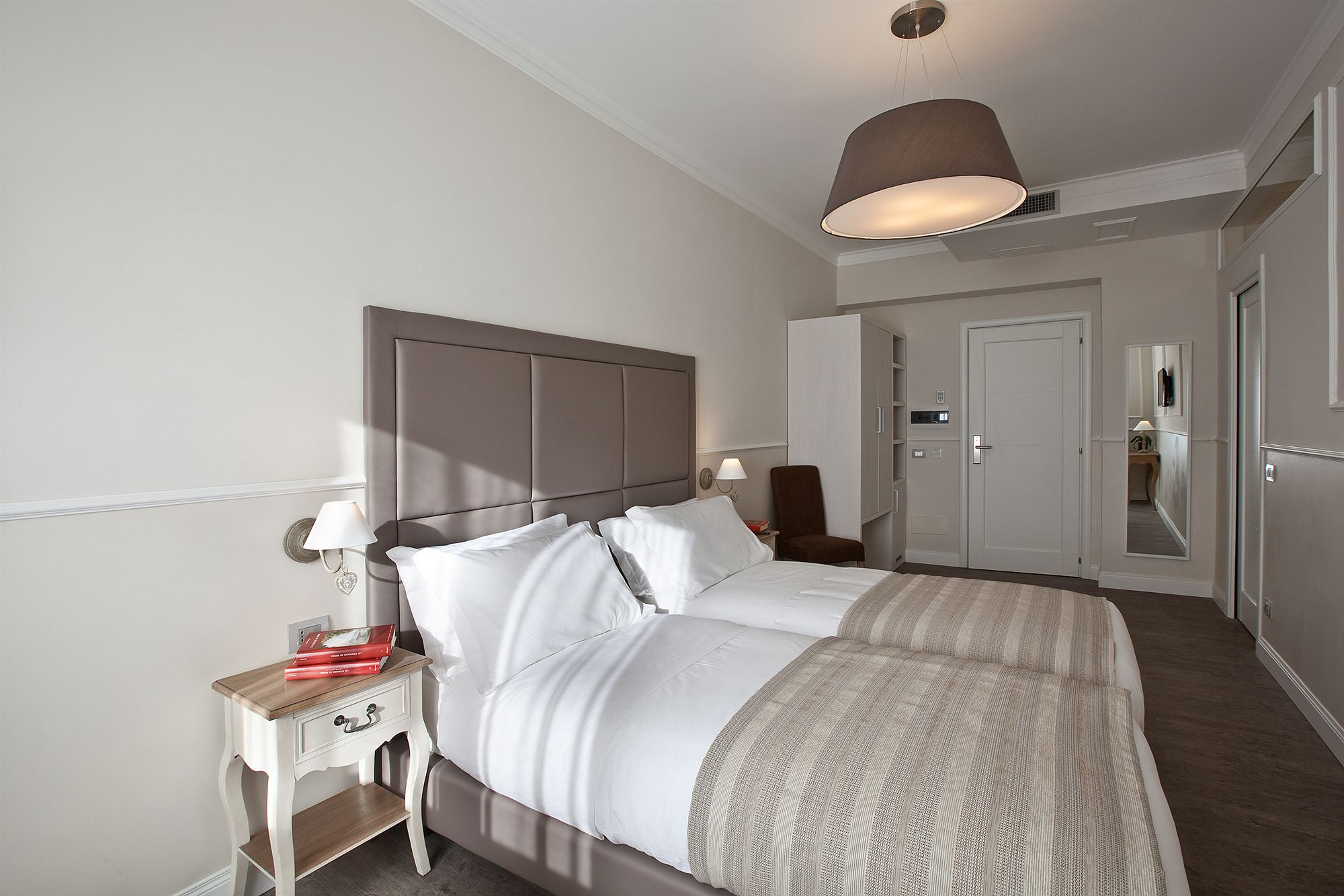 Фото Seven Suites