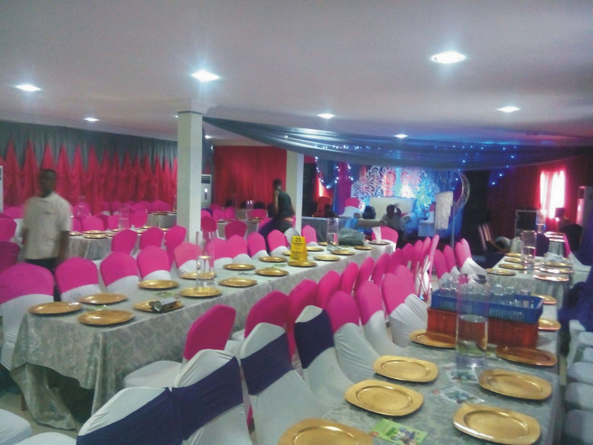 Фото Newcastle Hotel