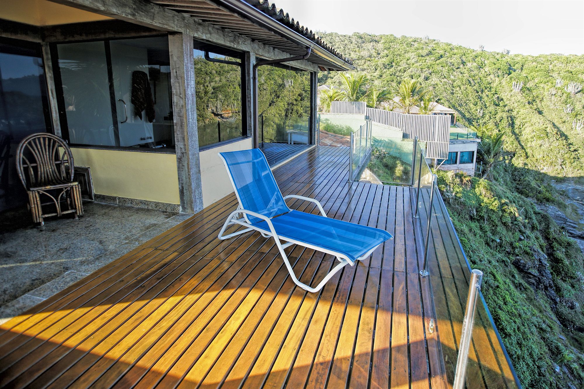 Фото Cliffside Luxury Inn