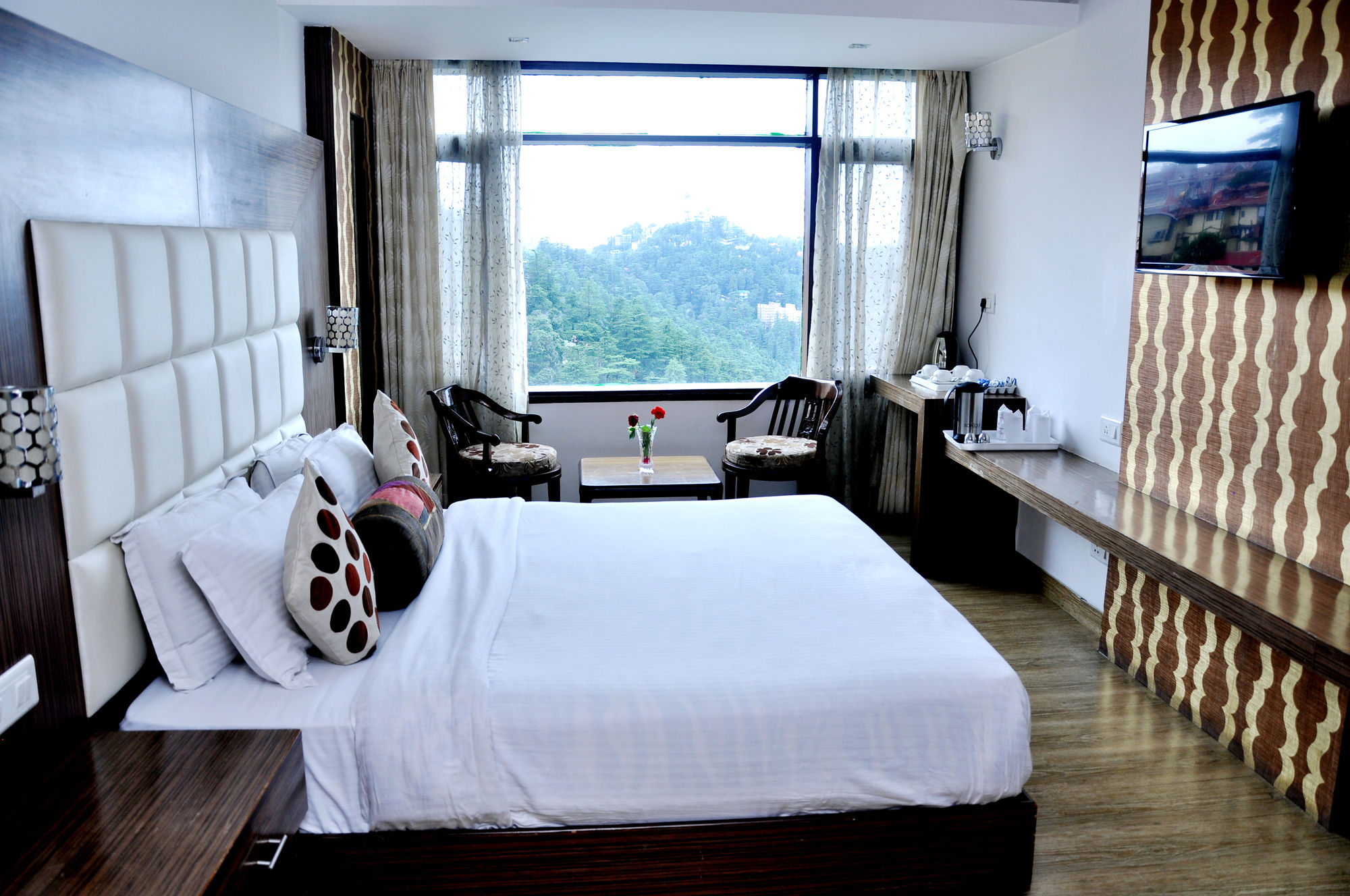 Фото Hotel Surya