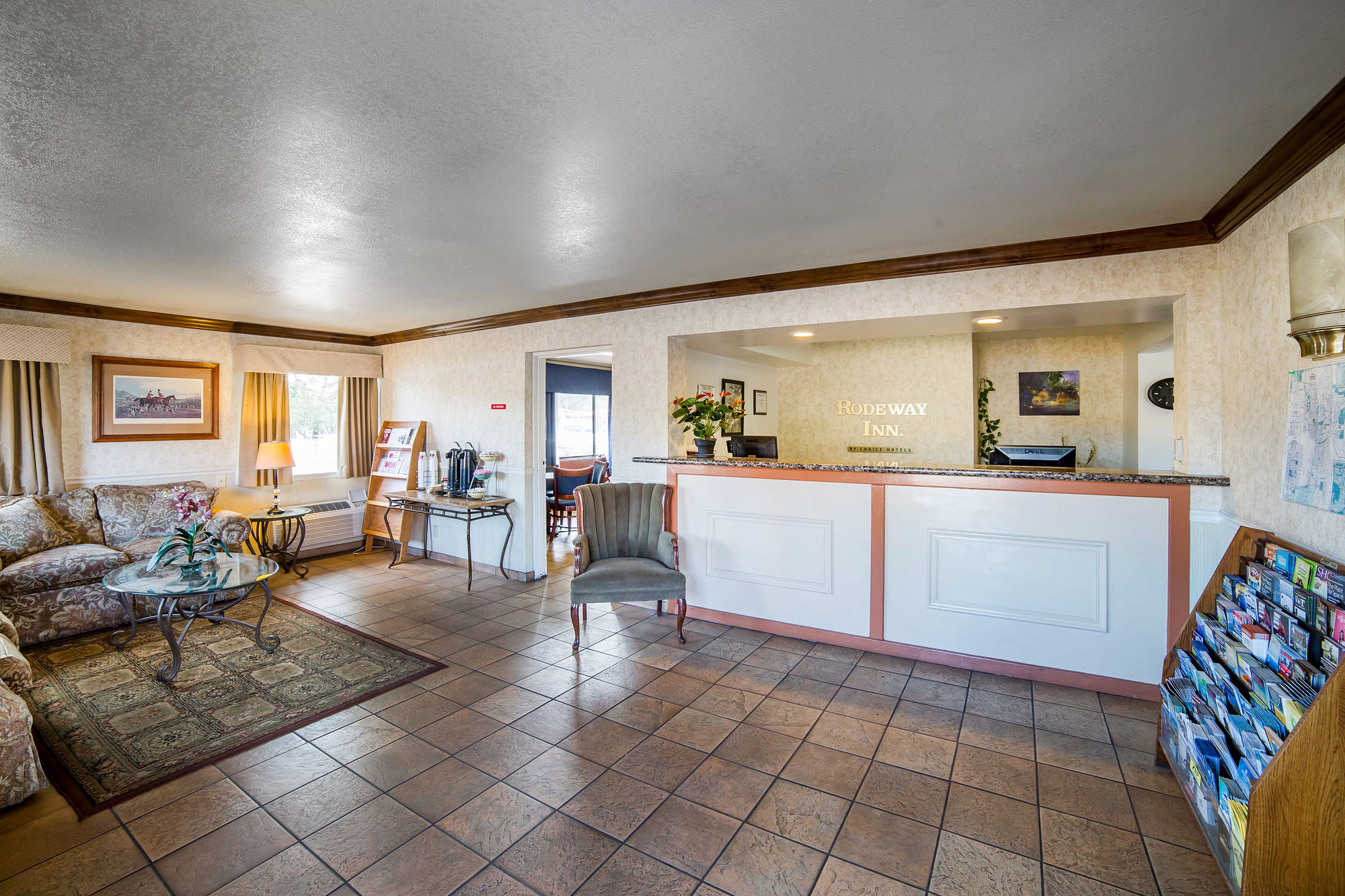 Фото Rodeway Inn at Nevada State Capitol