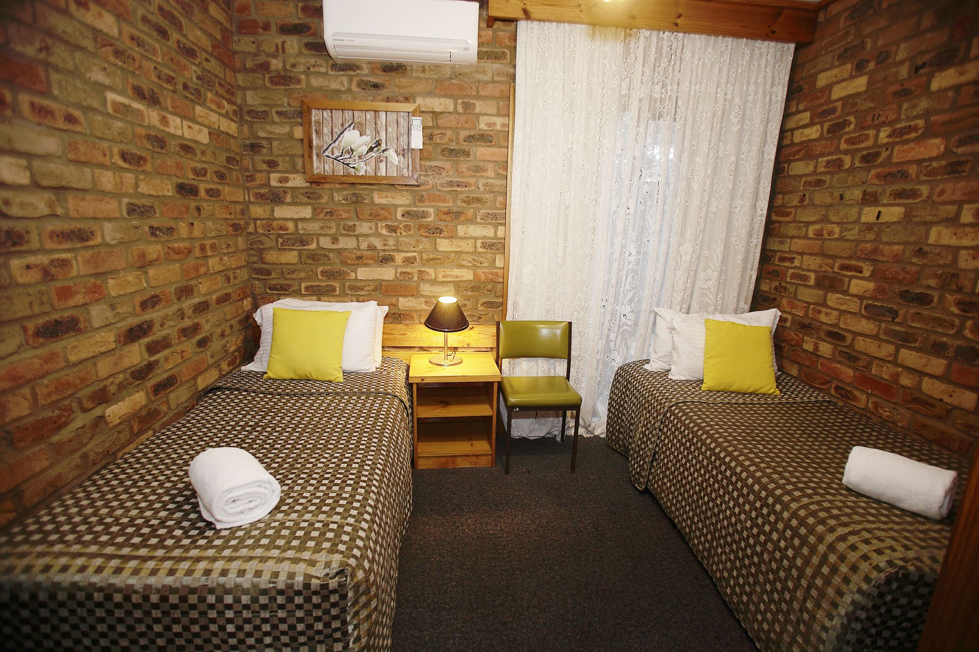 Фото The Settlement Historic Hotel