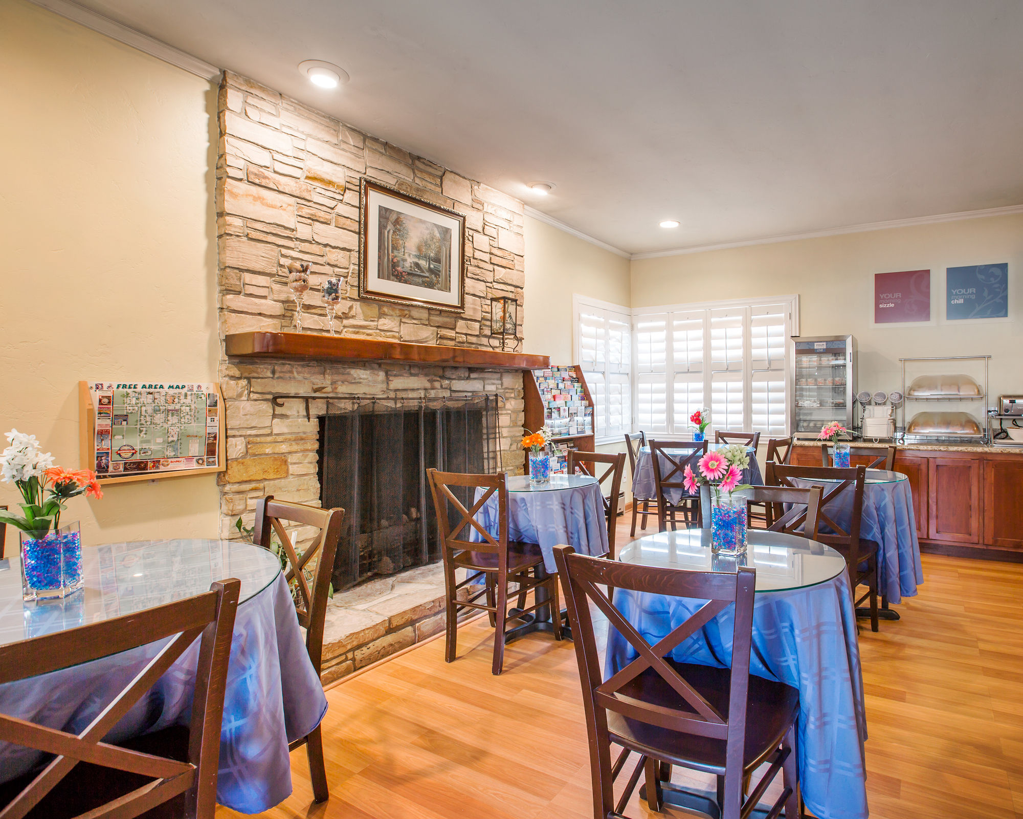 Фото Comfort Inn Carmel by The Sea