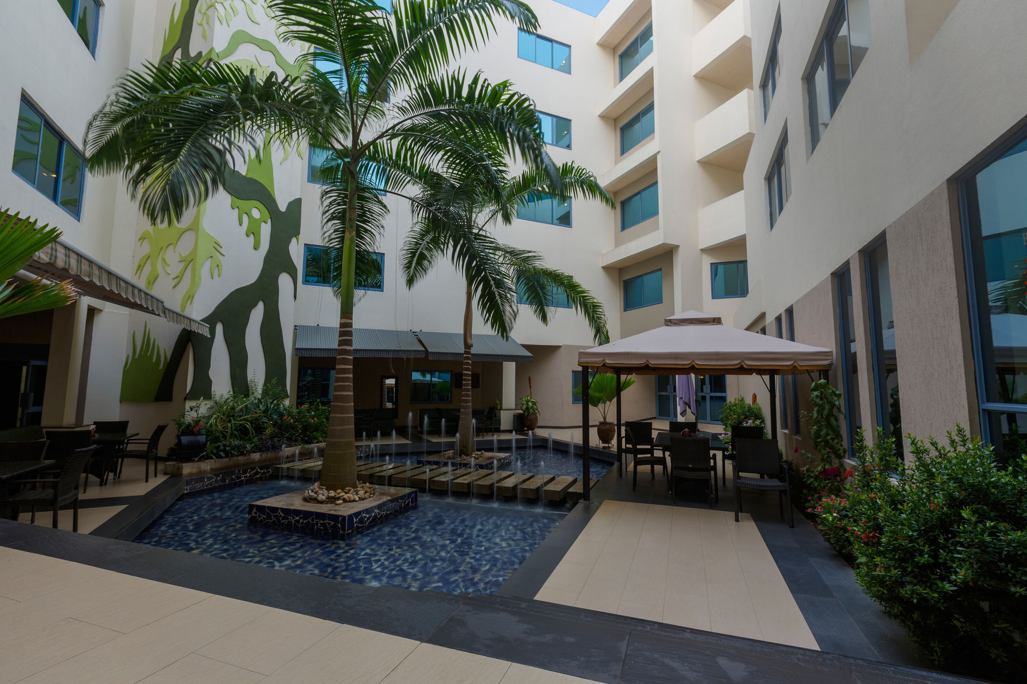 Фото Best Western Premier Accra Airport Hotel