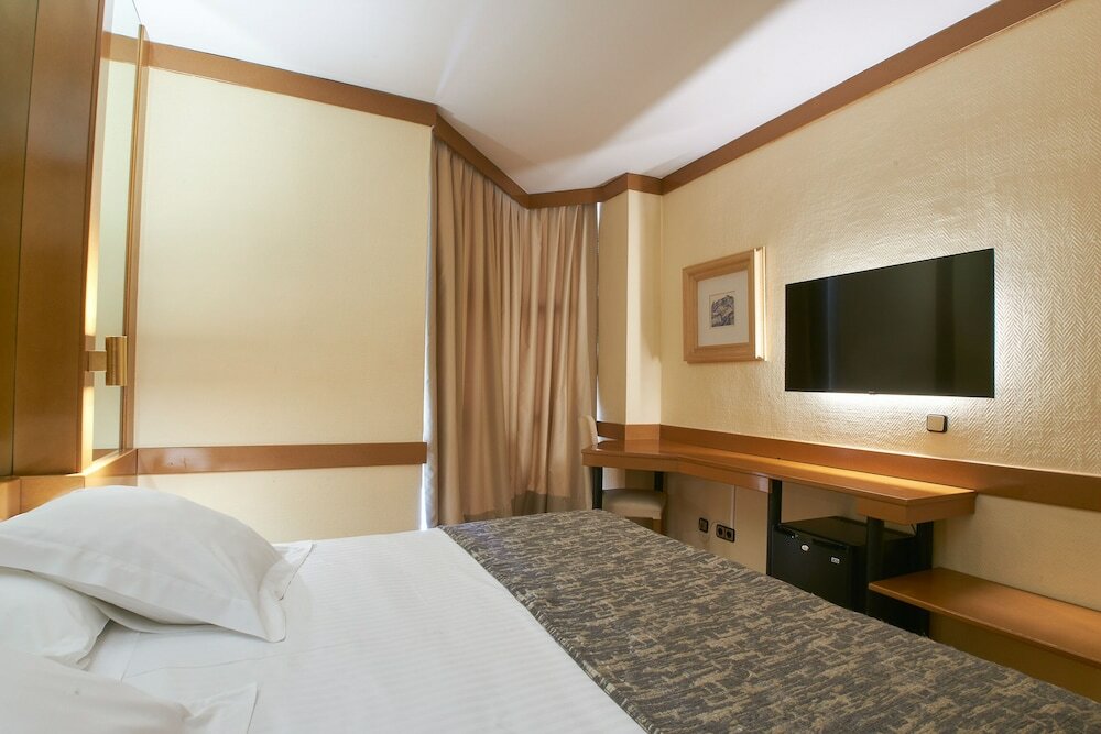 Фото Hotel Ar Los Arcos