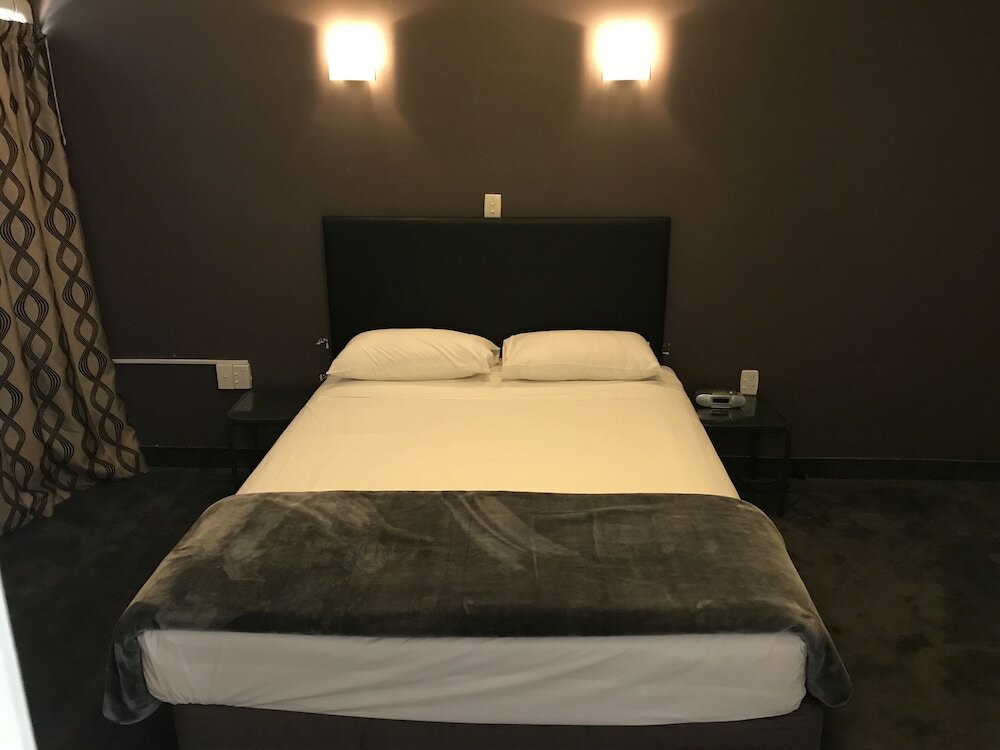 Фото Ascot Epsom Motel