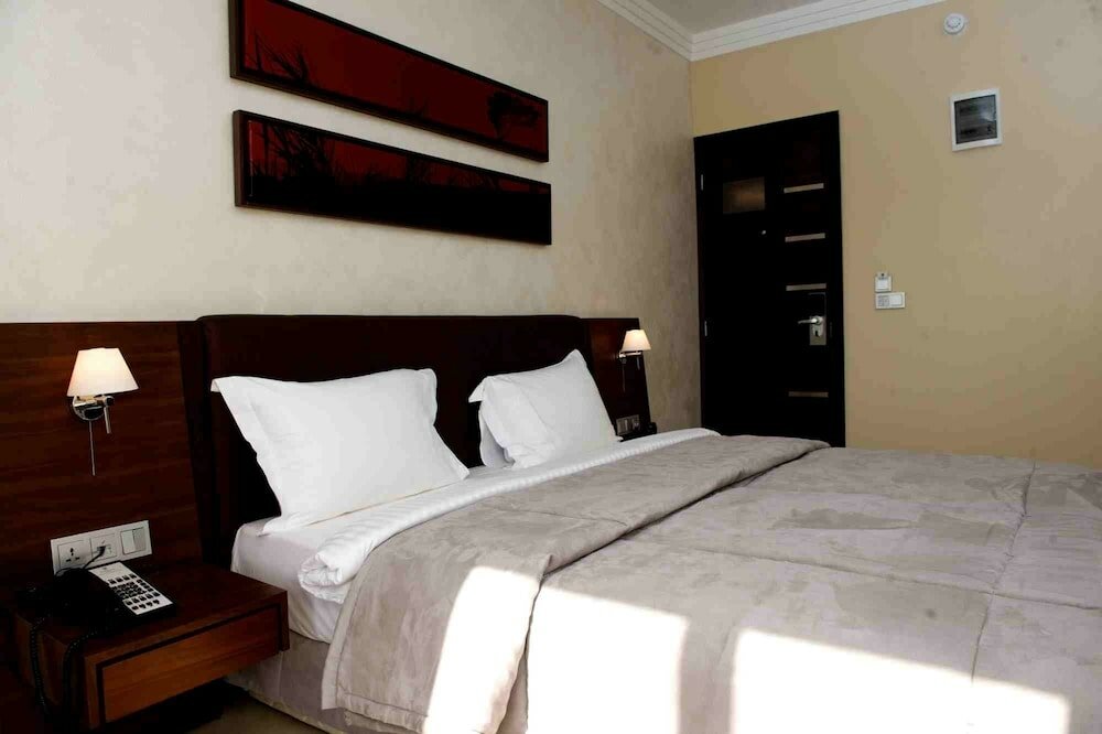 Фото The Avenue Suites