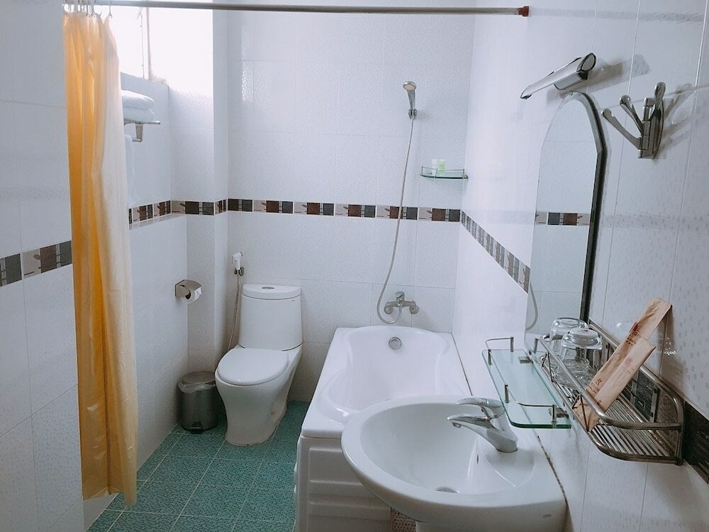 Фото Nhat Thanh Hotel