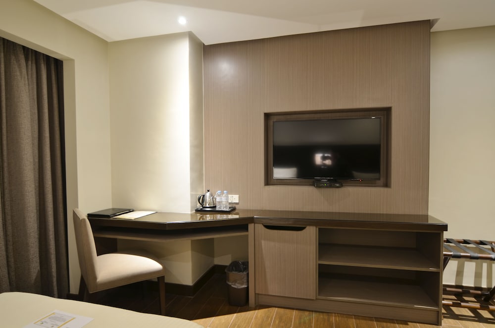 Фото Pearl Garden Hotel