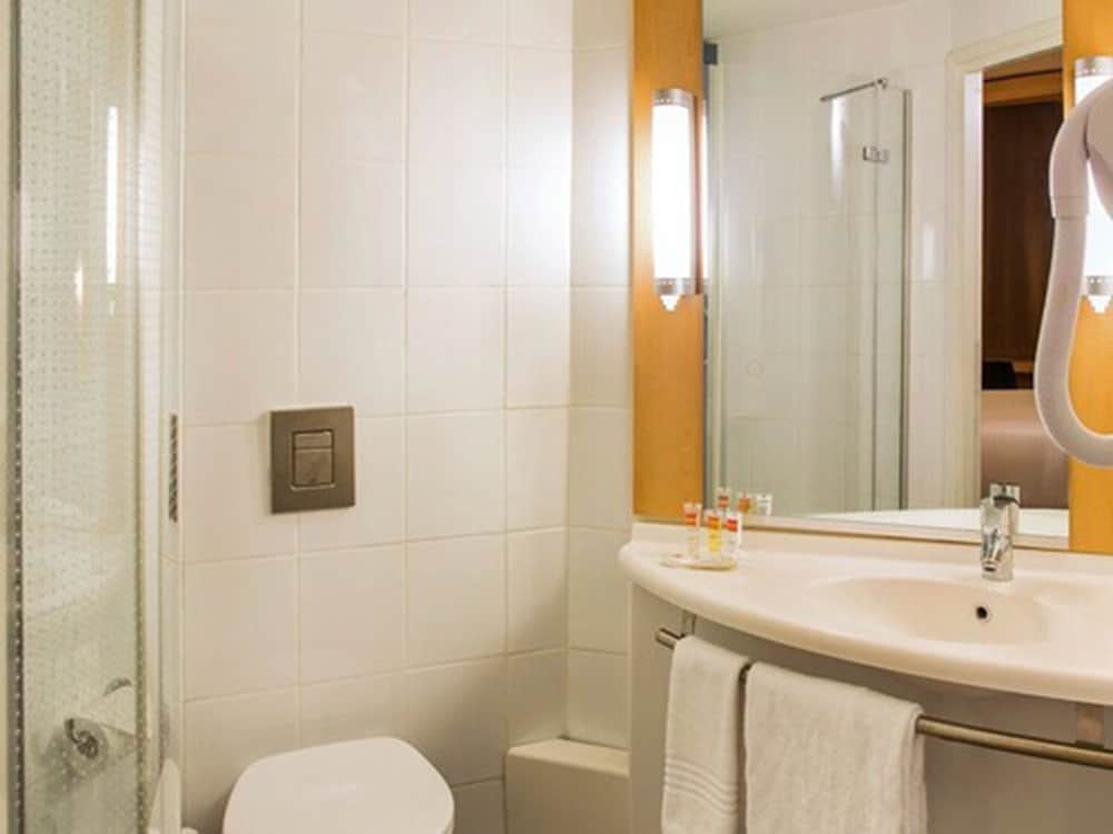 Фото Hotel ibis Lagos Ikeja