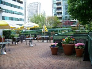 Гостиница Rosedale on Robson Suite Hotel