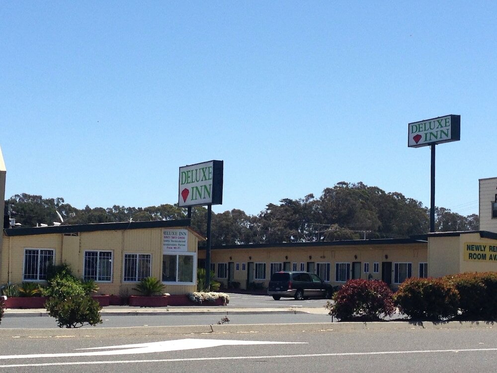 Фото Deluxe Inn
