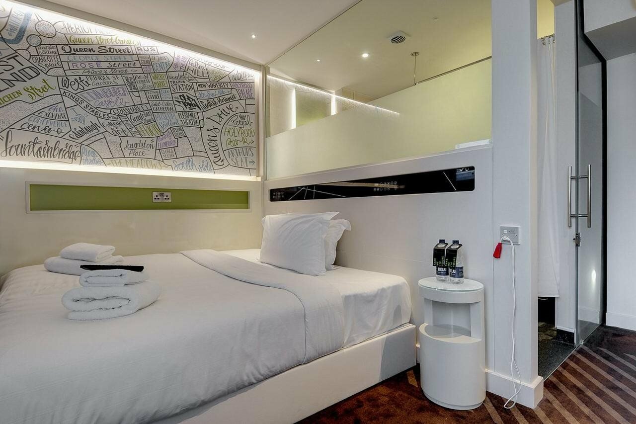 Фото Hub by Premier Inn London Goodge Street hotel