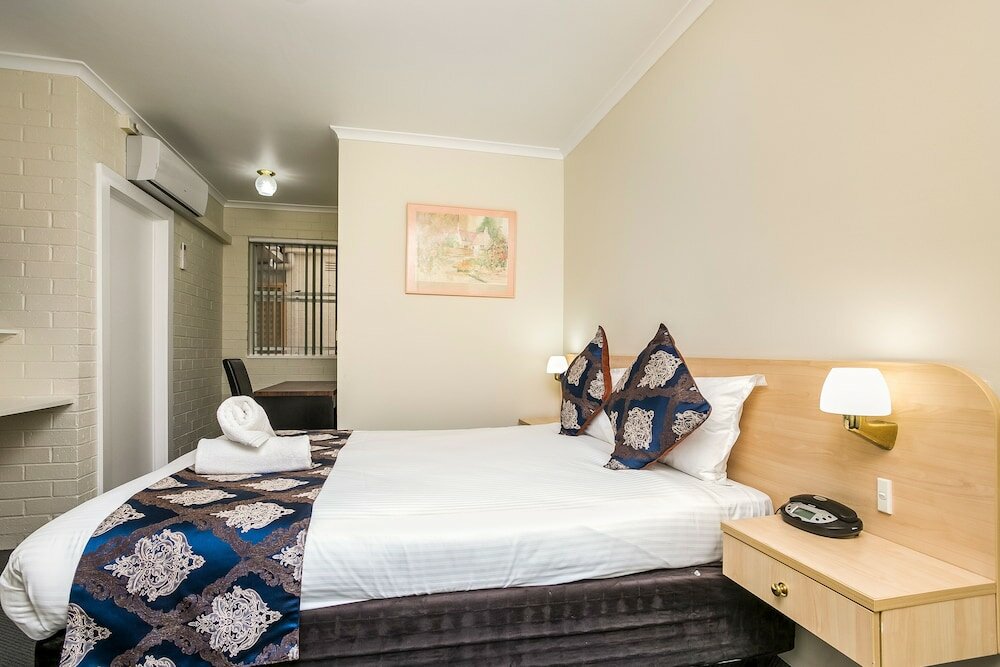 Фото The North Shore Hotel