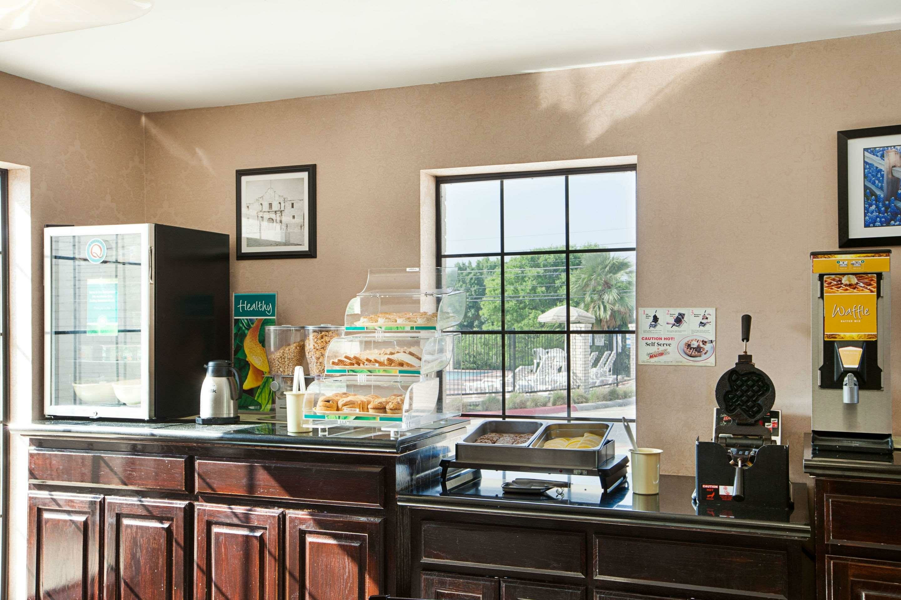 Фото Quality Inn Near Medical Center