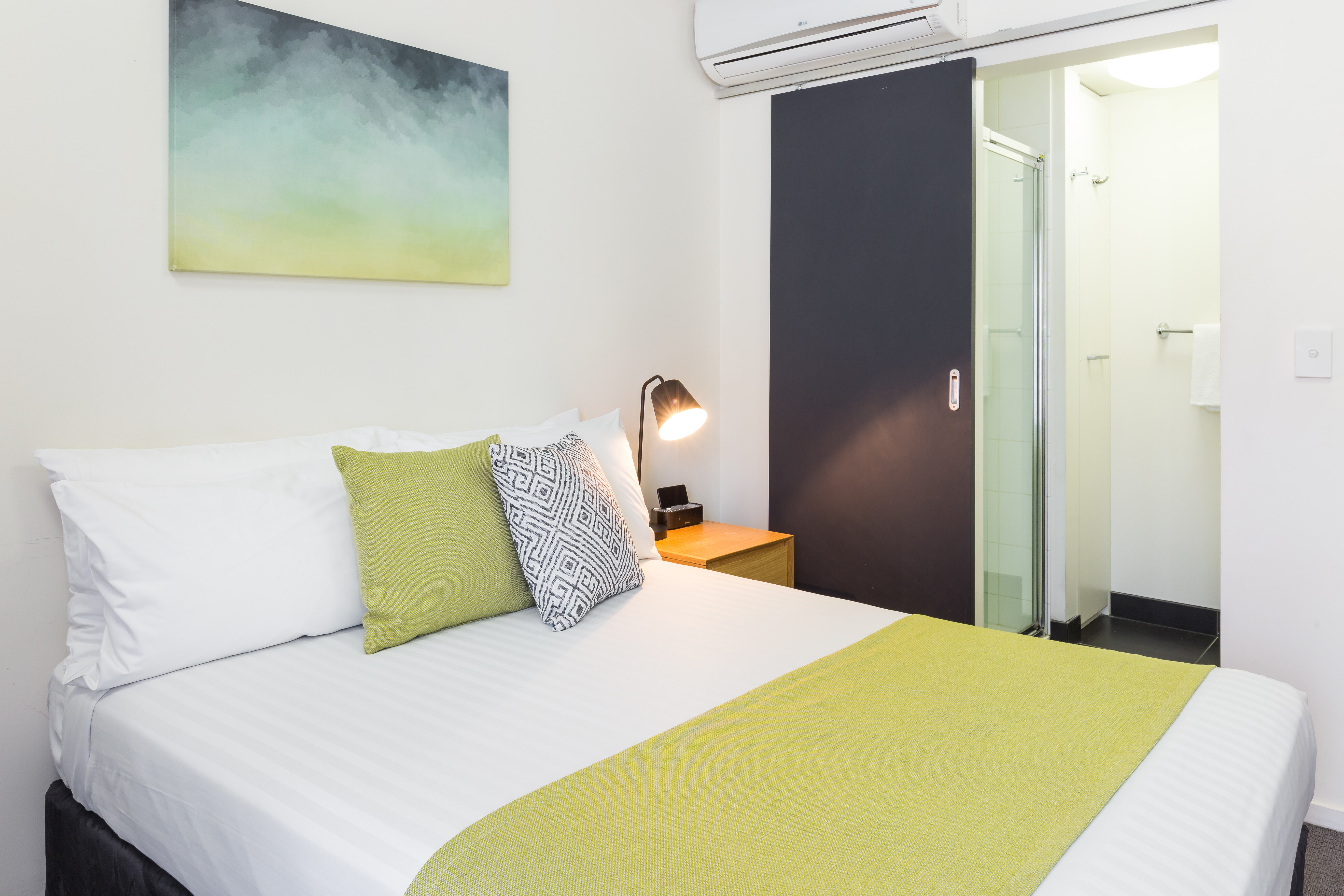 Фото City Edge North Melbourne Apartment Hotel