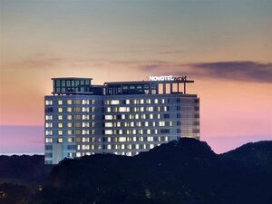 Гостиница Novotel Makassar Grand Shayla