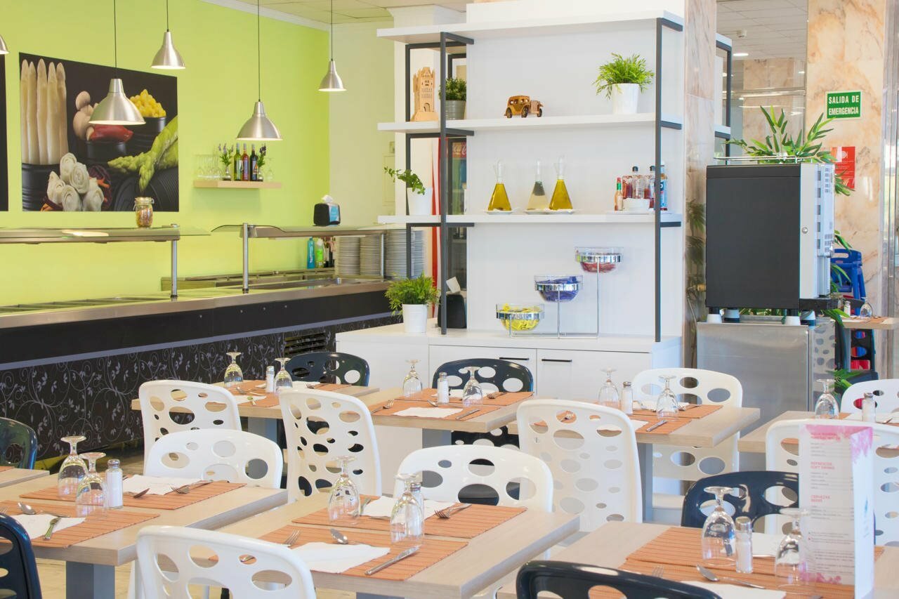 Фото Port Europa Hotel