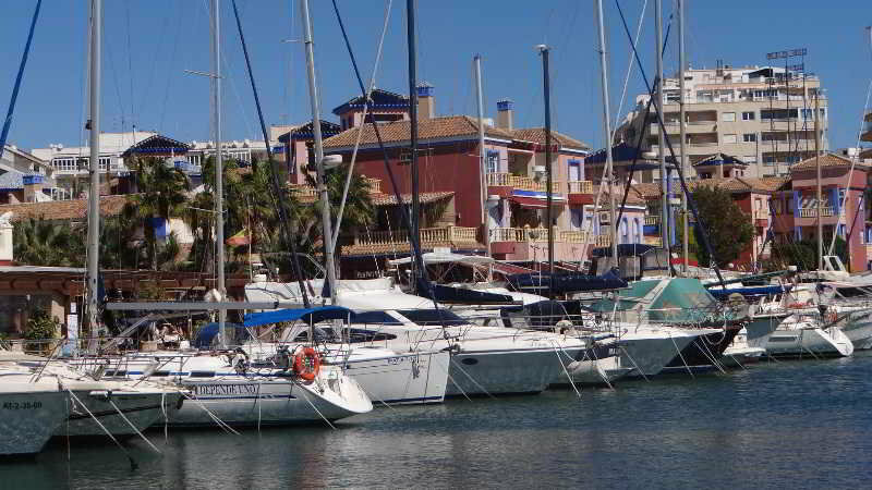 Фото Apartamentos Marina Internacional